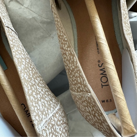 TOMS Darcy Slip-On Loafer Flats - Picture 6 of 10